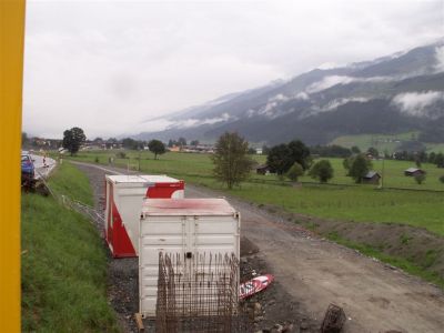 Bauarbeiten in Uttendorf-Manlitzbach
Die künftige, schnellere Trasse der Pinzgauer Lokalbahn oberhalb von Uttendorf-Stubachtal kurz vor einem künftigen, neuen Haltepunkt
Schlüsselwörter: SLB