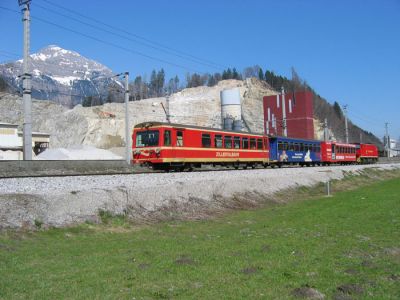 Steuerwagenzug der Zillertalbahn kurz vor Jenbach
